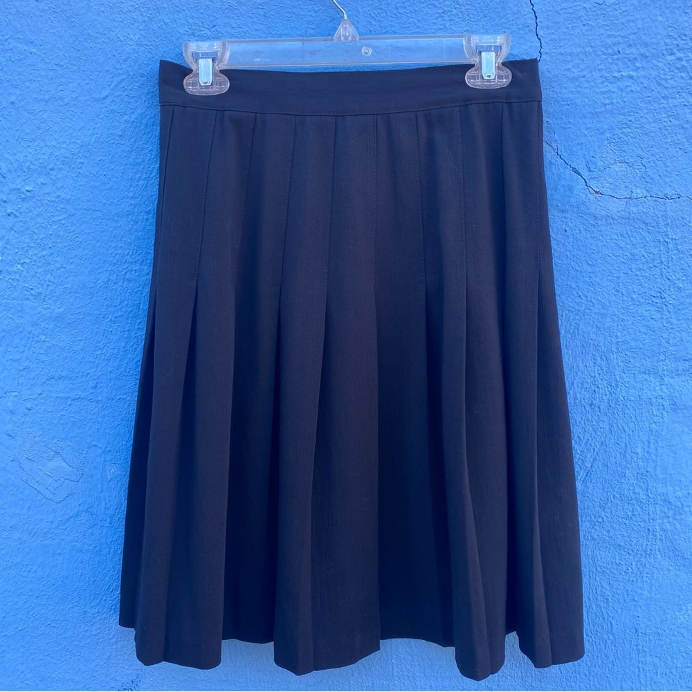 Vintage 80s/90s black pleated skirt below the knee 28” waist, size Small/Medium
